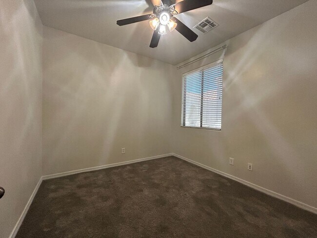 Building Photo - 4425 E Los Altos Dr