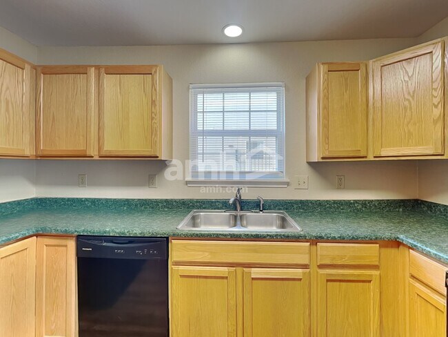 Building Photo - 10534 Aspen Dr