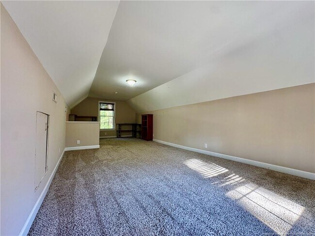 Building Photo - 506 S 14th St