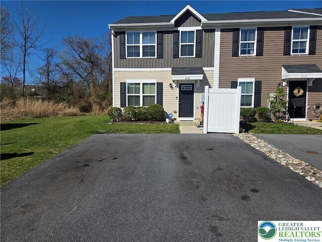 Building Photo - 2500 Alex Rd