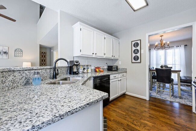 Building Photo - 13 Windfield Dr