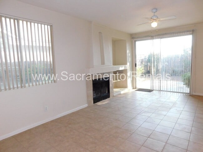 Building Photo - 4 br, 2 bath House - 4000 Saintsbury Drive