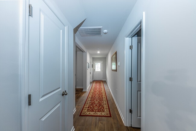 Building Photo - 410 Ginger Dr