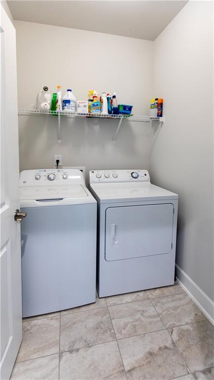 Building Photo - 5687 Villa Crest Dr