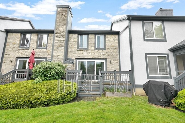 Building Photo - 7085 Muirfield Dr