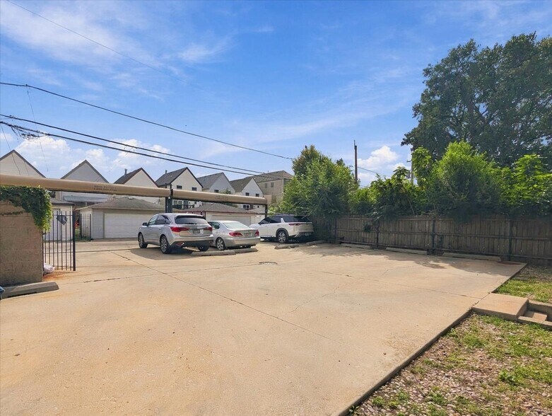 Building Photo - 6531 S Kimbark Ave
