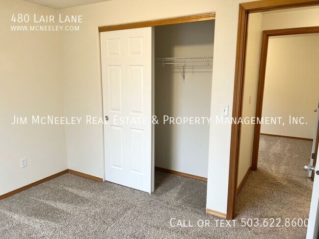 Building Photo - 480 Lair Ln