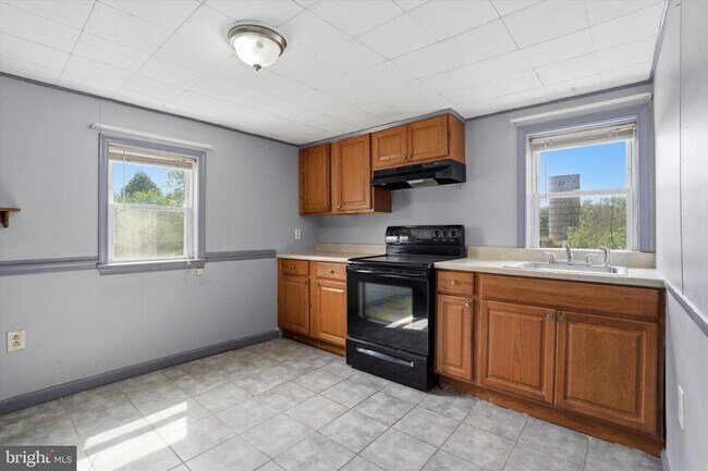 Building Photo - 847 Faust Rd