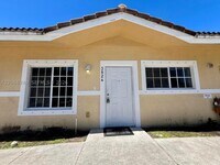 Building Photo - 3824 SW 48th Ave