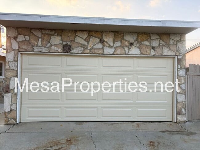 Building Photo - 733 N El Dorado Ave