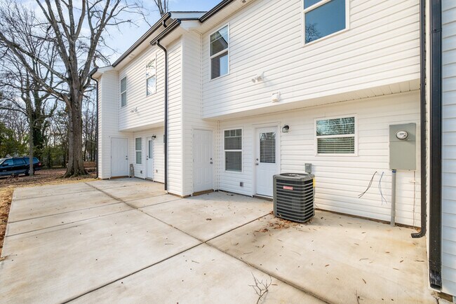 Building Photo - 440 West F St APPROVED APPLICATION