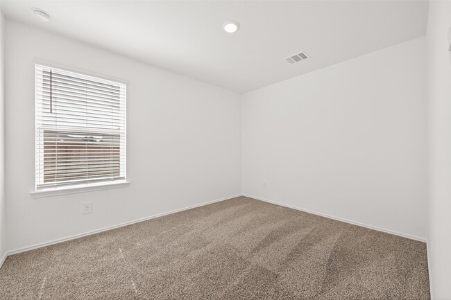 Building Photo - 40603 Pine Spruce Ln
