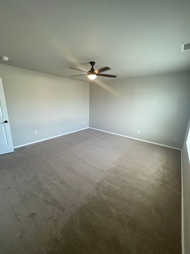 Building Photo - Beautiful Open Concept 4 Bedroom 2.5 Bath Home with Fenced Yard  in Gated Community