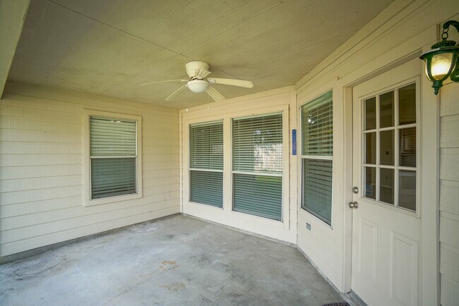 Building Photo - 415 Sterling Heights Ln