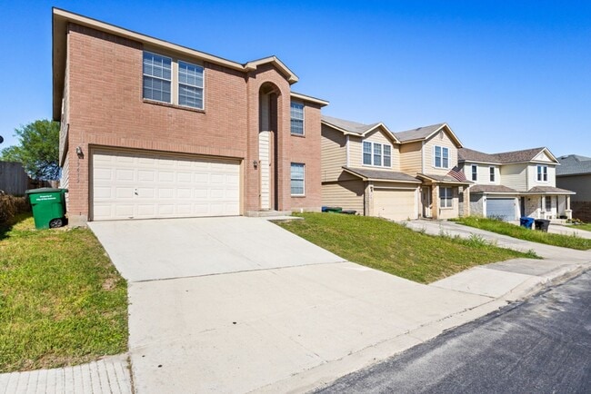 Building Photo - Well-Maintained 3-Bedroom Home – Ideal for Students & Professionals!