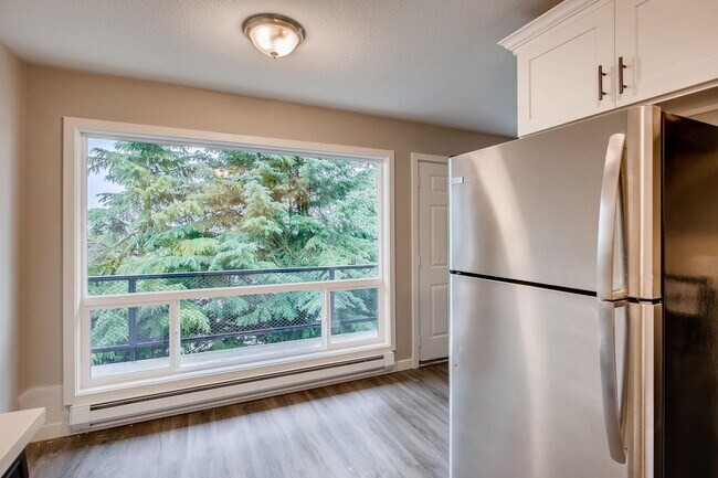 Interior Photo - Highland Ridge