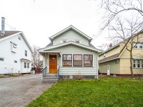 Building Photo - 38 Elgrove Rd