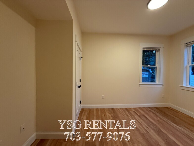 Building Photo - 14 Dorr St