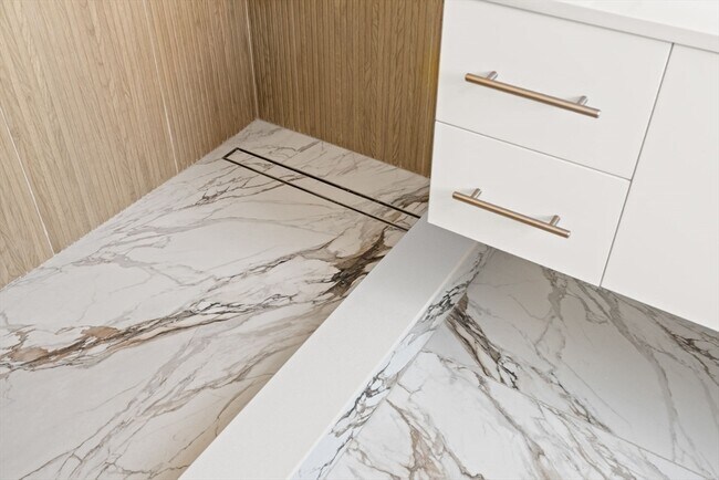 Building Photo - 100 Bennington St