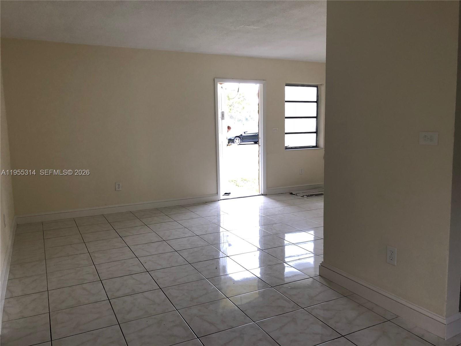 Building Photo - 2450 NE 188th St