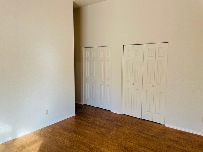 Building Photo - 30 Quartz Dr