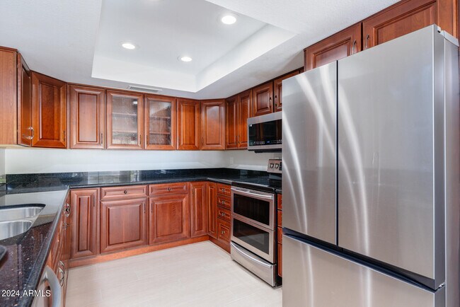 Building Photo - 507 E Caribbean Ln
