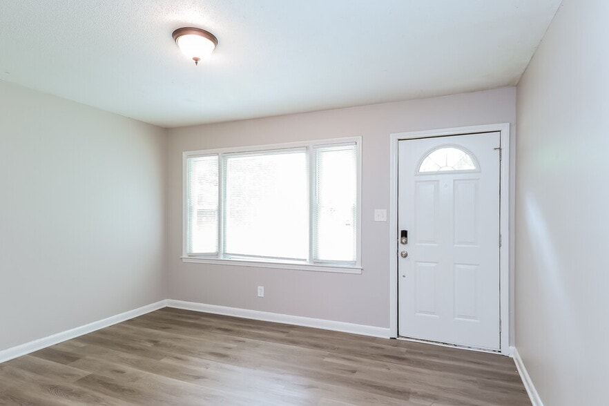 Building Photo - 2910 Freida Ln