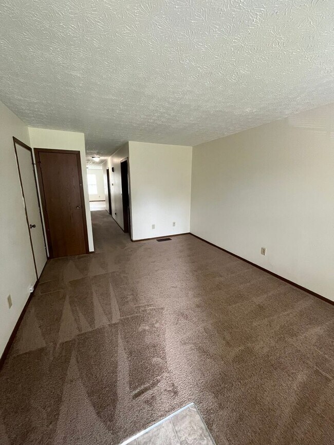 Building Photo - 8795-8797 Creve Coeur Lane