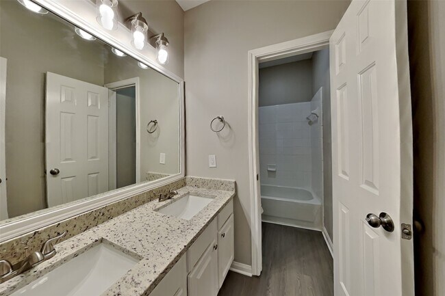 Building Photo - 12722 Crater Lake Ct