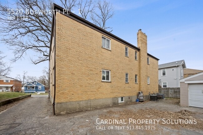 Building Photo - Charming & Spacious 1-Bedroom in Pleasant ...