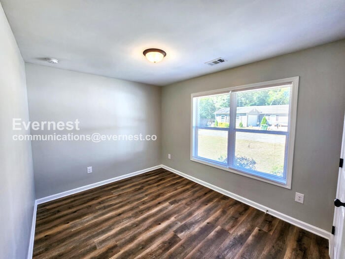 Building Photo - 634 Stowers Dr