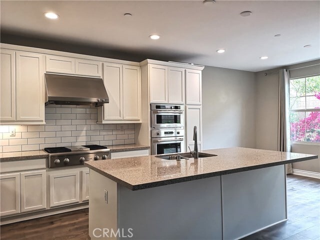 Building Photo - 206 Gaspar