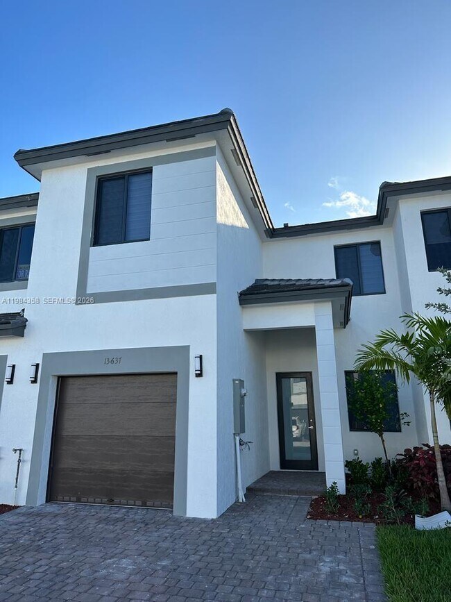 Building Photo - 13637 SW 157th Pl