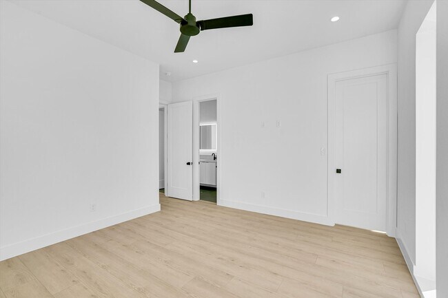 Building Photo - 1707 Nomas St