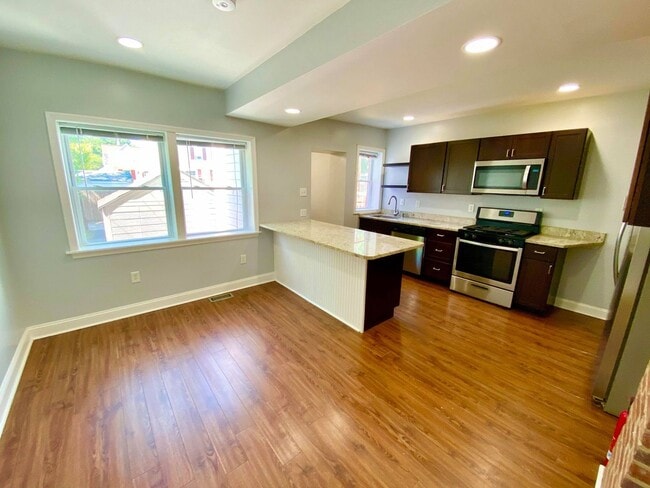 Building Photo - Charming 2bed/2ba Dundalk Townhome!