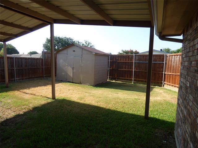 Building Photo - 5016 Roberts Dr