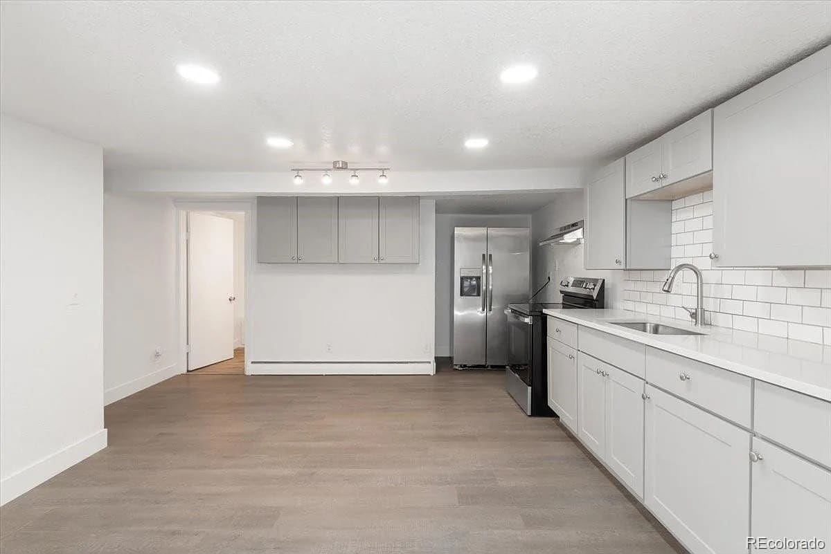 Building Photo - 4016 Milwaukee St