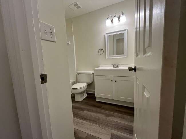 Building Photo - 1310 Morris St