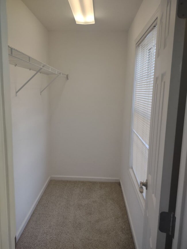 Building Photo - Corner Tri~Plex Benton KY 3 Bed 2.5 Bathrooms