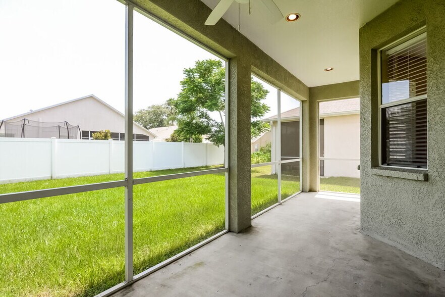 Building Photo - 17316 Whisper Breeze Way