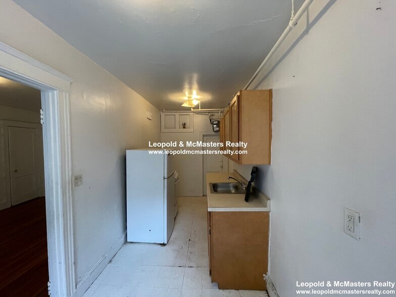 Building Photo - 100 Washington St