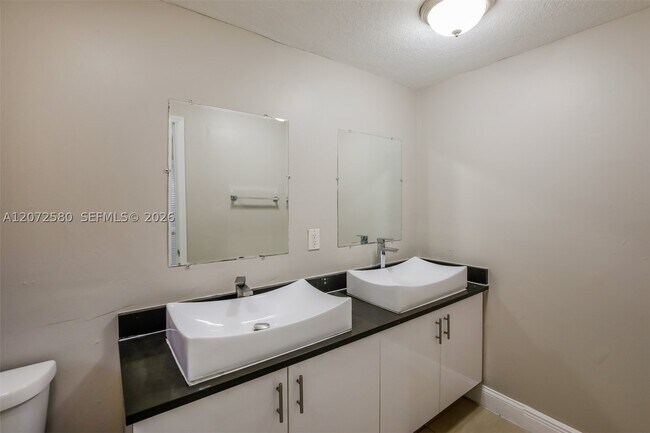 Building Photo - 1761 NE 170th St