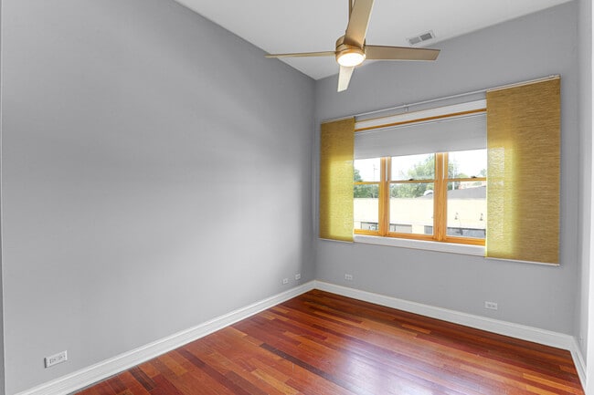 Building Photo - 4755 N Washtenaw Ave