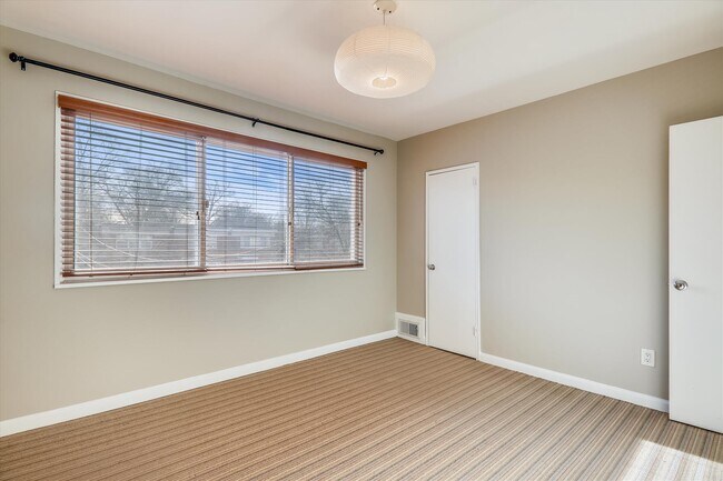 Building Photo - 5834 Jamestown Rd