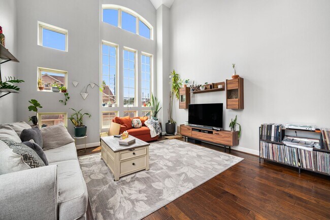 Building Photo - 1112 Andrews St