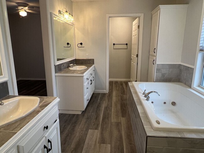 Building Photo - Dramatic Copper Mill Home with Huge Formal Living and Dining Rooms