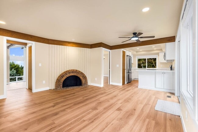 Building Photo - 4758 153rd Ave SE