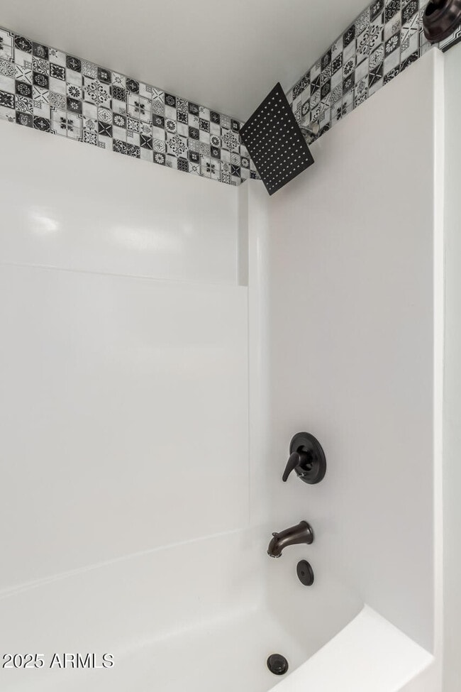 Building Photo - 2529 N Miller Rd