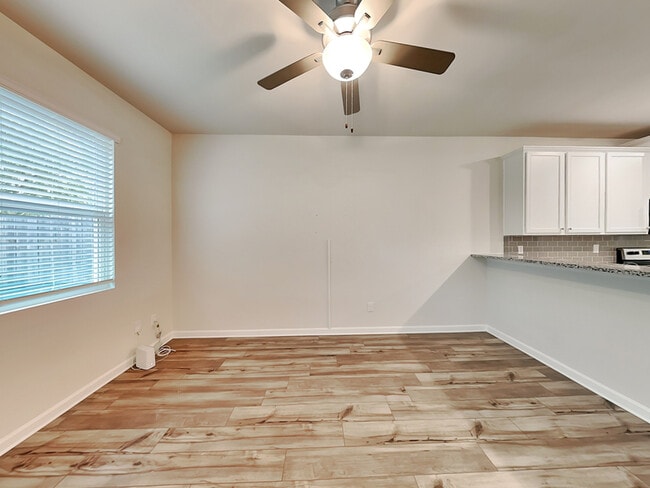Building Photo - 2860 Saratoga Lake View