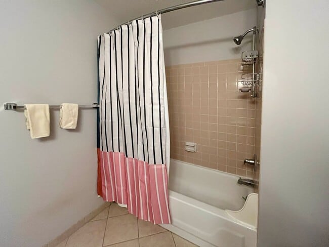 Building Photo - Fully Furnished 2-Bedroom Condo – 2 Blocks...